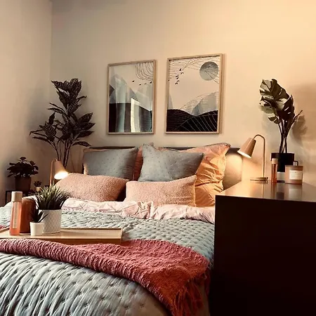 Huebsches Design Mit Parkplatz Im Zentrum Von