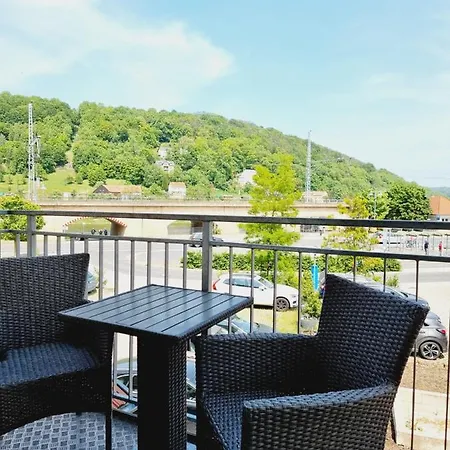 Huebsches Design Mit Parkplatz Im Zentrum Von *