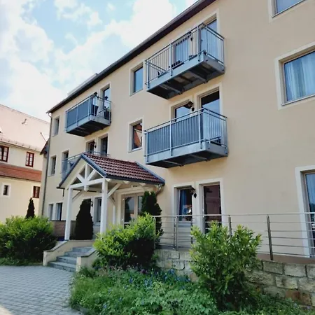 Huebsches Design Mit Parkplatz Im Zentrum Von Konigstein an der Elbe