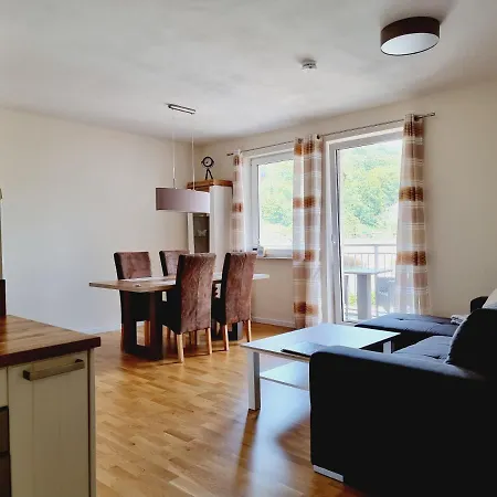 Huebsches Design Mit Parkplatz Im Zentrum Von *