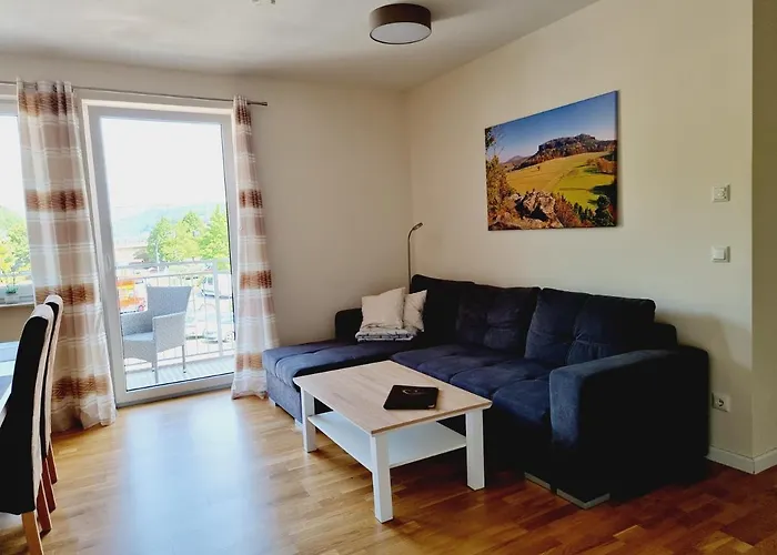 Huebsches Design Mit Parkplatz Im Zentrum Von كونيجشتاين آن دير إلب