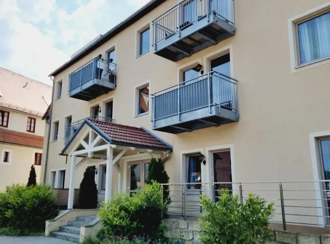 Huebsches Design Mit Parkplatz Im Zentrum Von كونيجشتاين آن دير إلب